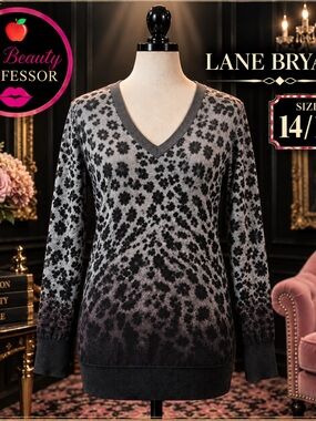 💕Lane Bryant Gray and Black Floral V-Neck Sweater 14/16